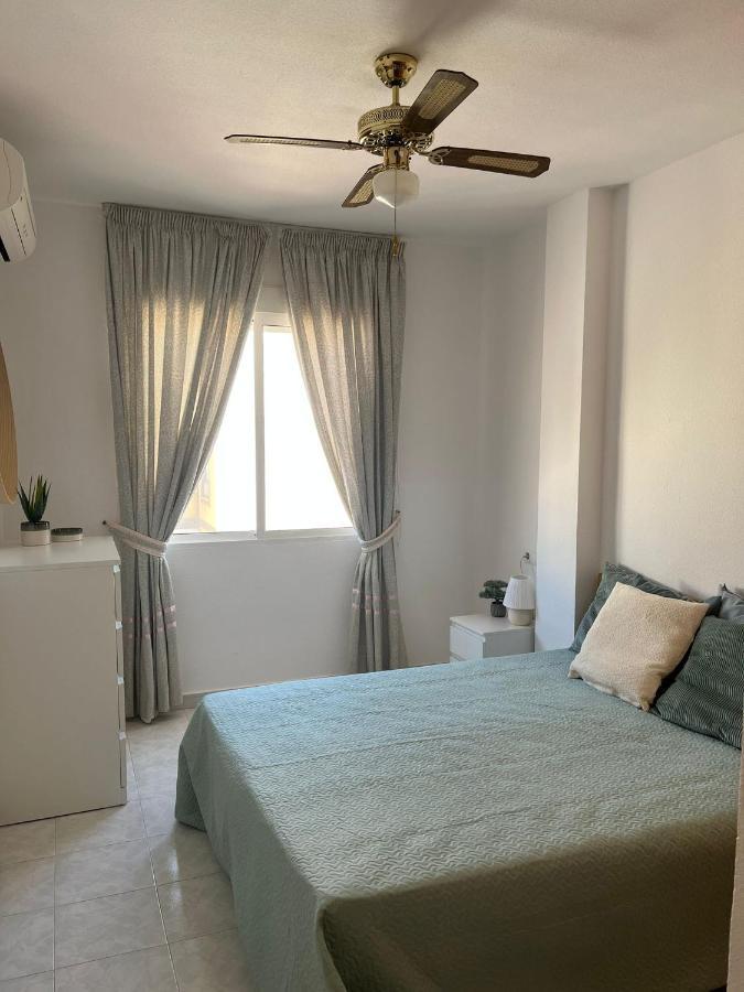 Apatrament Torrevieja Apartment Exterior foto